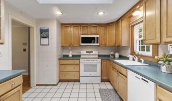 14 Olde Berry Rd, Andover, MA 01810