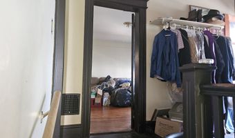 39 Roosevelt St, Bridgeport, CT 06608
