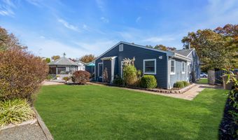 8 Eagle Dr, Bayville, NJ 08721