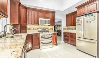 83 The Dell, Albertson, NY 11507