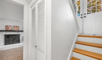 407 Tulsa Ave, Ballwin, MO 63021