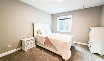 6560 E Crown Cres, Ammon, ID 83406