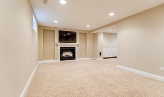 9 S Ridge Ave, Arlington Heights, IL 60005