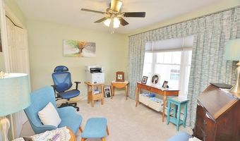 40 Kathryn Ln, Bangor, ME 04401