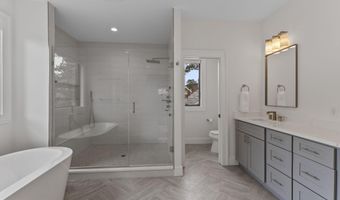414 N MONROE St, Arlington, VA 22201