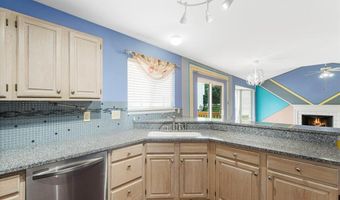 208 Kylewood Ct, Ballwin, MO 63021