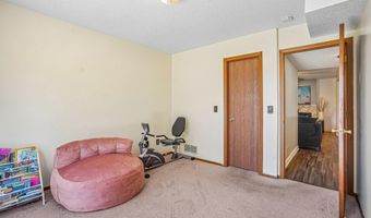 8582 134th St W, Apple Valley, MN 55124
