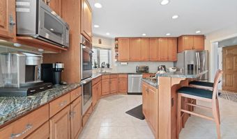 25 CARSDALE Dr, Belle Mead, NJ 08502