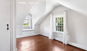 42 Second St, Newport, RI 02840