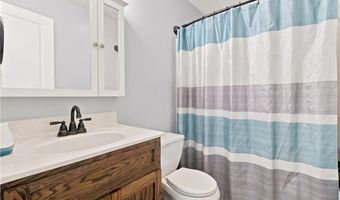 1820 N 160th St, Basehor, KS 66007