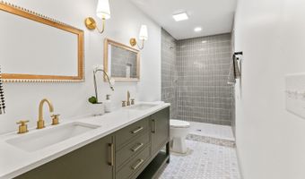 8246 Windcombe Blvd, Indianapolis, IN 46240