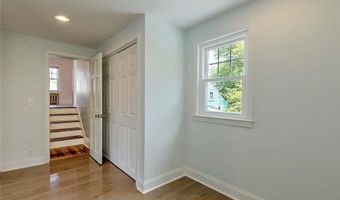 4 Harlem St, East Providence, RI 02916