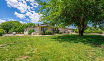 6766 Drake Dr, Anderson, CA 96007