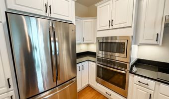 2205 Green Hills Dr 1403, Ames, IA 50014