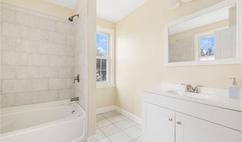 6 LARKSPUR Rd, Warwick, RI 02886