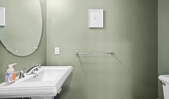 9 Franklin 8, Acton, MA 01720