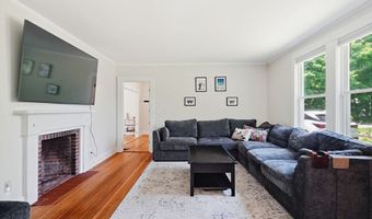 207 Dodge St, Beverly, MA 01915