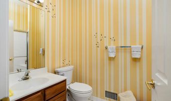 54 Bunker Hill Dr, Allentown, NJ 08501