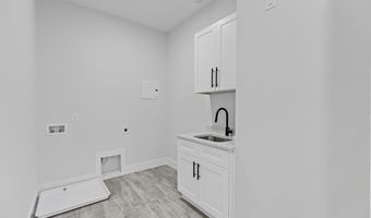 555 Versailles Dr, Auburn, GA 30011