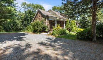 93 Kickemuit Ave, Bristol, RI 02809