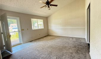 5390 Savannah Dr, Ashtabula, OH 44004