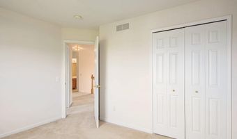 4871 S Ridgeside Cir, Ann Arbor, MI 48105