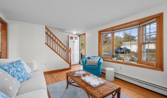 7 George St, Barnstable, MA 02630