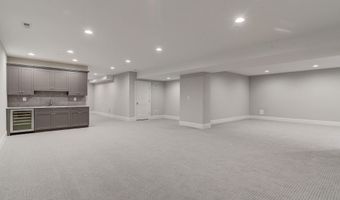 5700 TANGLEWOOD Dr, Bethesda, MD 20817