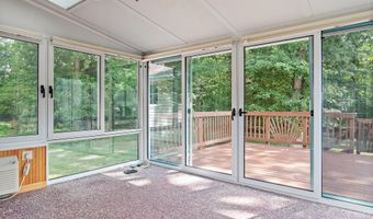 1008 HARBOR Dr, Annapolis, MD 21403