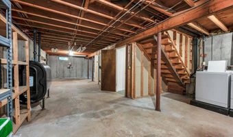 2 Sachem Dr, Cromwell, CT 06416