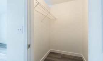 1366 N Bay Dr, Ann Arbor, MI 48103