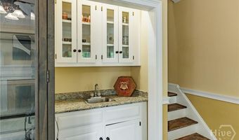 124 Pin Oak Ct, Athens, GA 30606