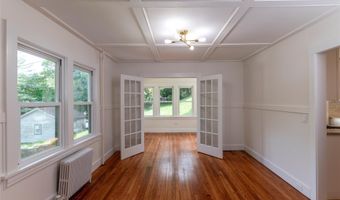 17 S Airmont Rd, Airmont, NY 10901