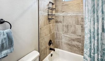 406 Plantation Ct, Carlsbad, NM 88220