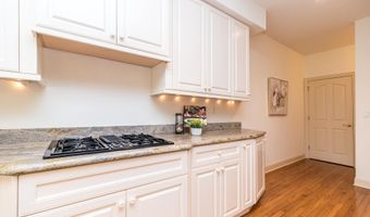 5812 HICKORY HOLLOW Ln, Doylestown, PA 18902