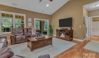 159 S Willow Brook Dr, Asheville, NC 28806