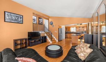 7 N School St, Addison, IL 60101