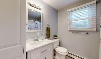 6 Cecile Ave, Augusta, ME 04330