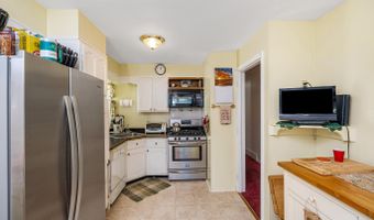 65 Rose Ct, Albany, NY 12209