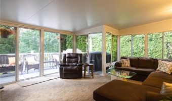 9 Patricia Dr, North Providence, RI 02904