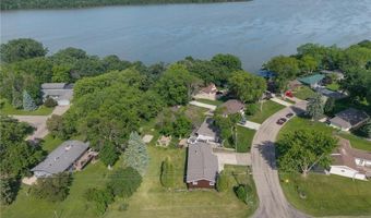 2101 Kenneth Dr, Albert Lea, MN 56007