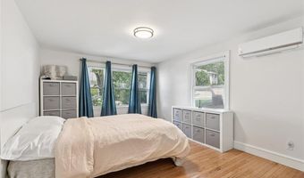 9 Country Pkwy, North Providence, RI 02911