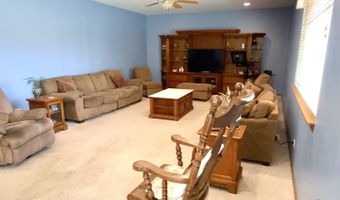 1056 Deertrail Ct, Antioch, IL 60002