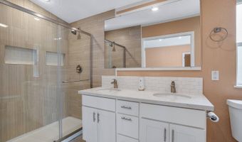 14995 S Blue Vista Dr 342, Oregon City, OR 97045