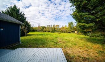 19070 Haskins Rd, Chagrin Falls, OH 44023