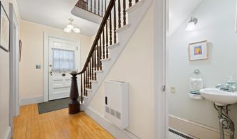 89 Parkview Ave, Bangor, ME 04401