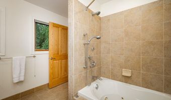 2135 Tuomy Rd, Ann Arbor, MI 48104