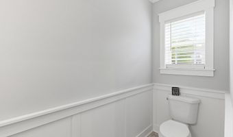 555 Egenolf Pl, Bayville, NJ 08721