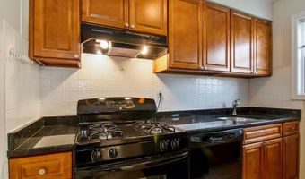 1410 QUINN St 6, Arlington, VA 22209