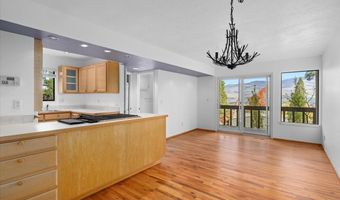 327 Ravenwood Pl, Ashland, OR 97520